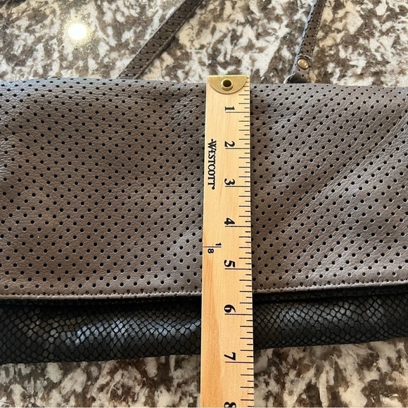 𝅺Luciana Verde Convertible Clutch Snake Print Black Brown - Picture 7 of 10